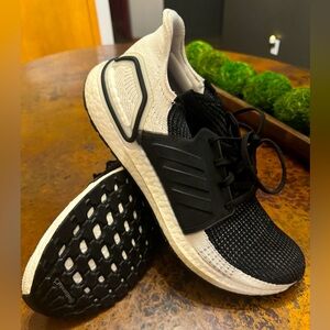 Mens Adidas ultraboost 11.5 running shoes